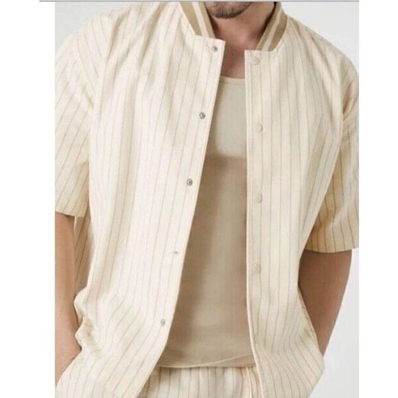 Forever 21 off white/beige pinstripe snap button front SS shirt/shacket. NWOT, M - Picture 1 of 7
